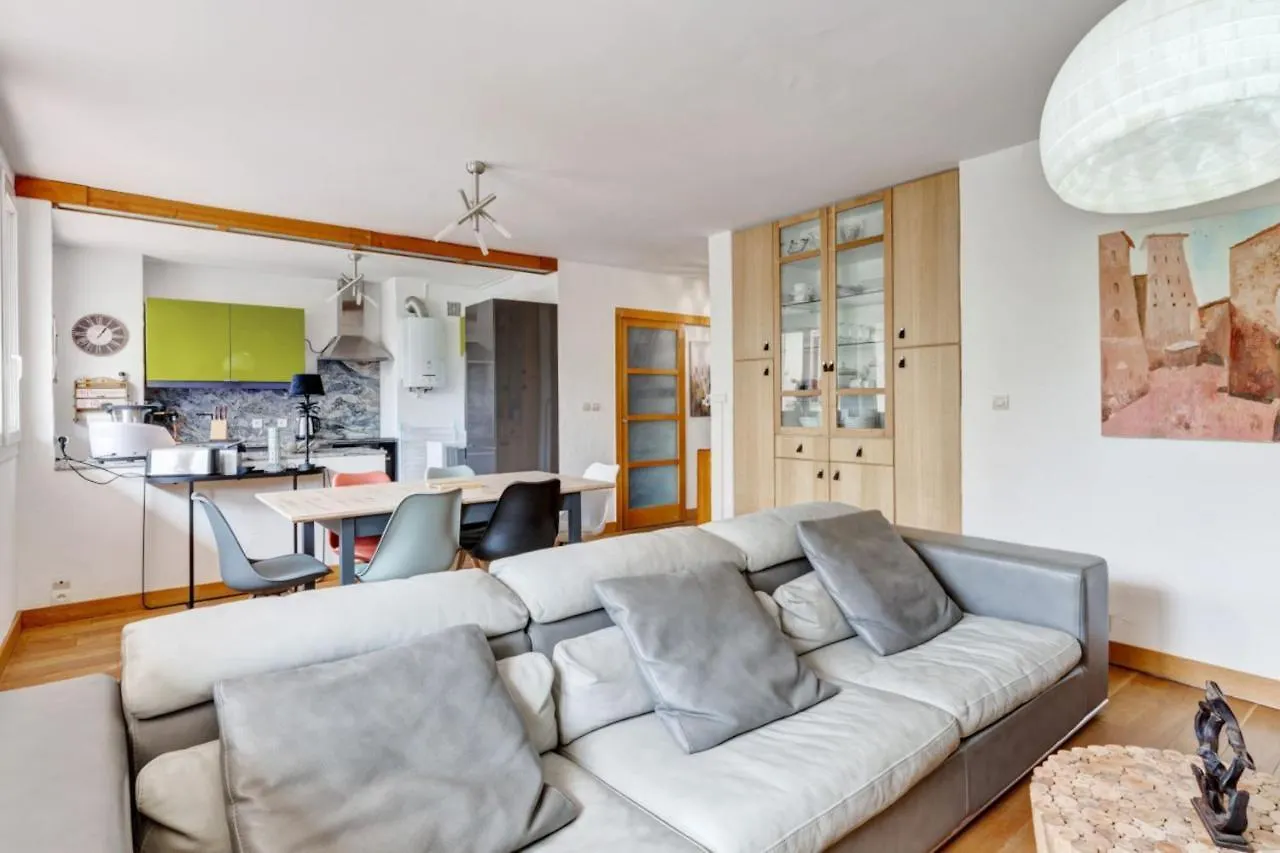 Apartment Spacious 1-Bedroom With Parking Near The Place Dupuy In Toulouse Welkeys