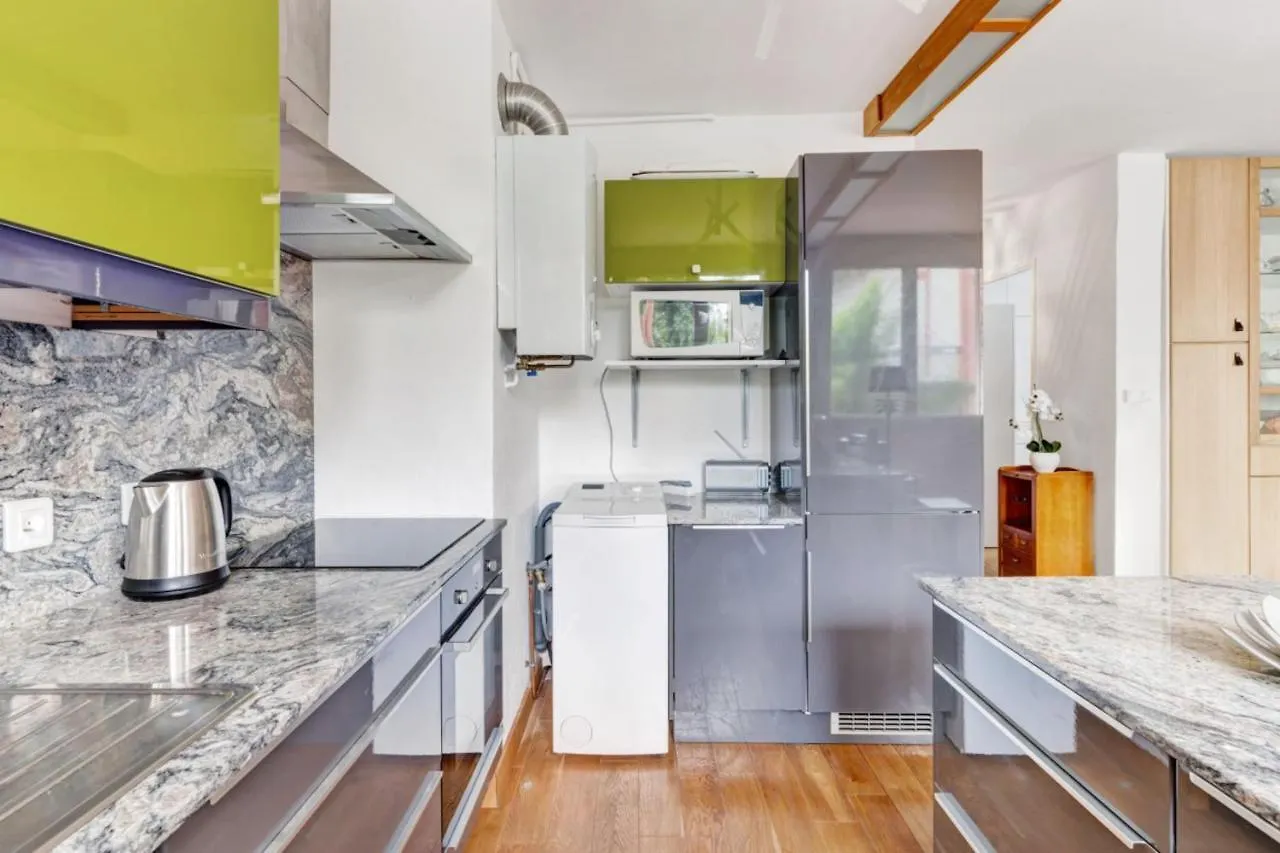 Spacious 1-Bedroom With Parking Near The Place Dupuy In Toulouse Welkeys