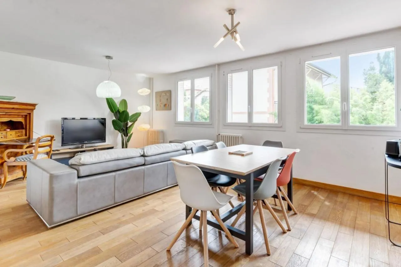Spacious 1-Bedroom With Parking Near The Place Dupuy In Toulouse Welkeys Appartamento